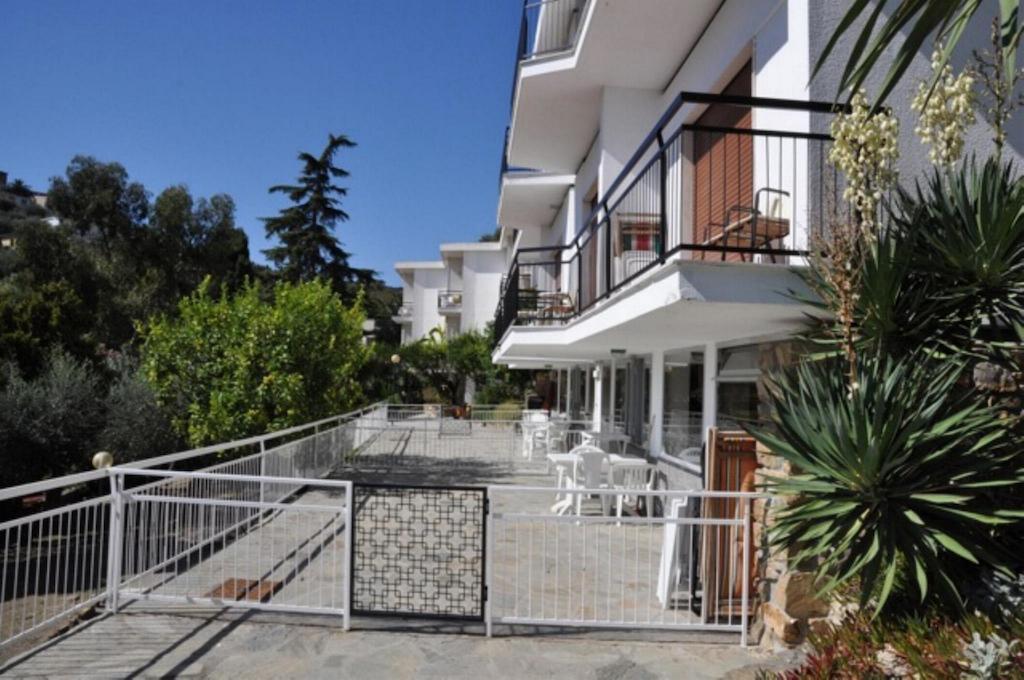 Residence La Carruba Diano Marina Eksteriør bilde