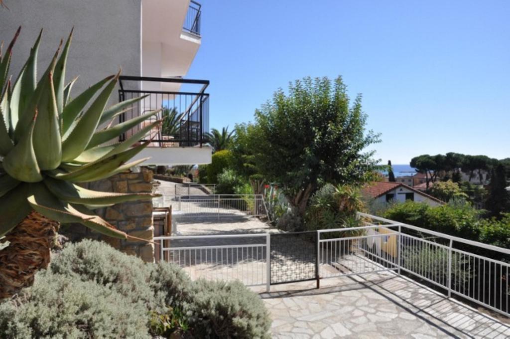 Residence La Carruba Diano Marina Eksteriør bilde