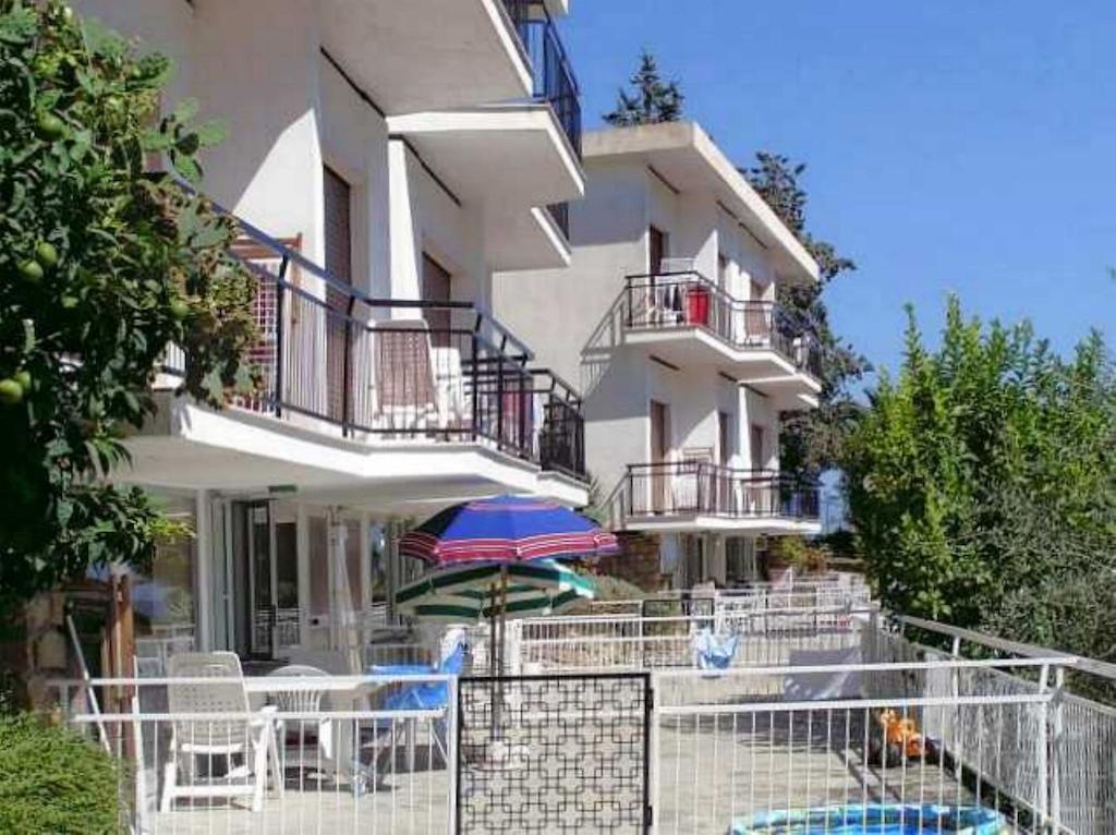 Residence La Carruba Diano Marina Eksteriør bilde