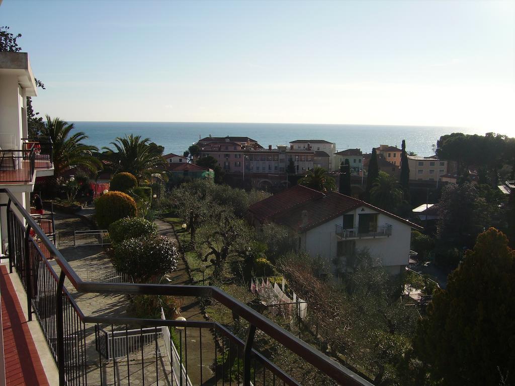Residence La Carruba Diano Marina Eksteriør bilde