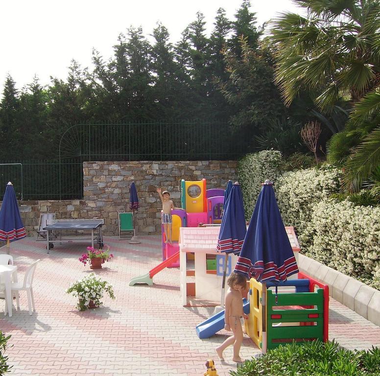 Residence La Carruba Diano Marina Eksteriør bilde