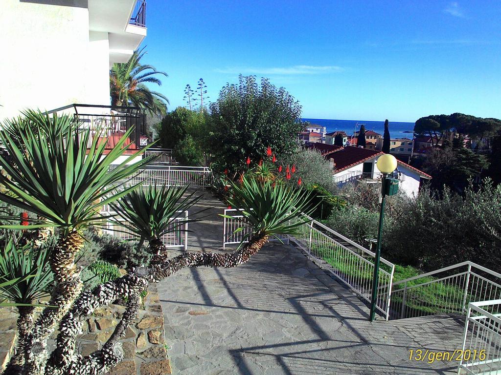 Residence La Carruba Diano Marina Eksteriør bilde