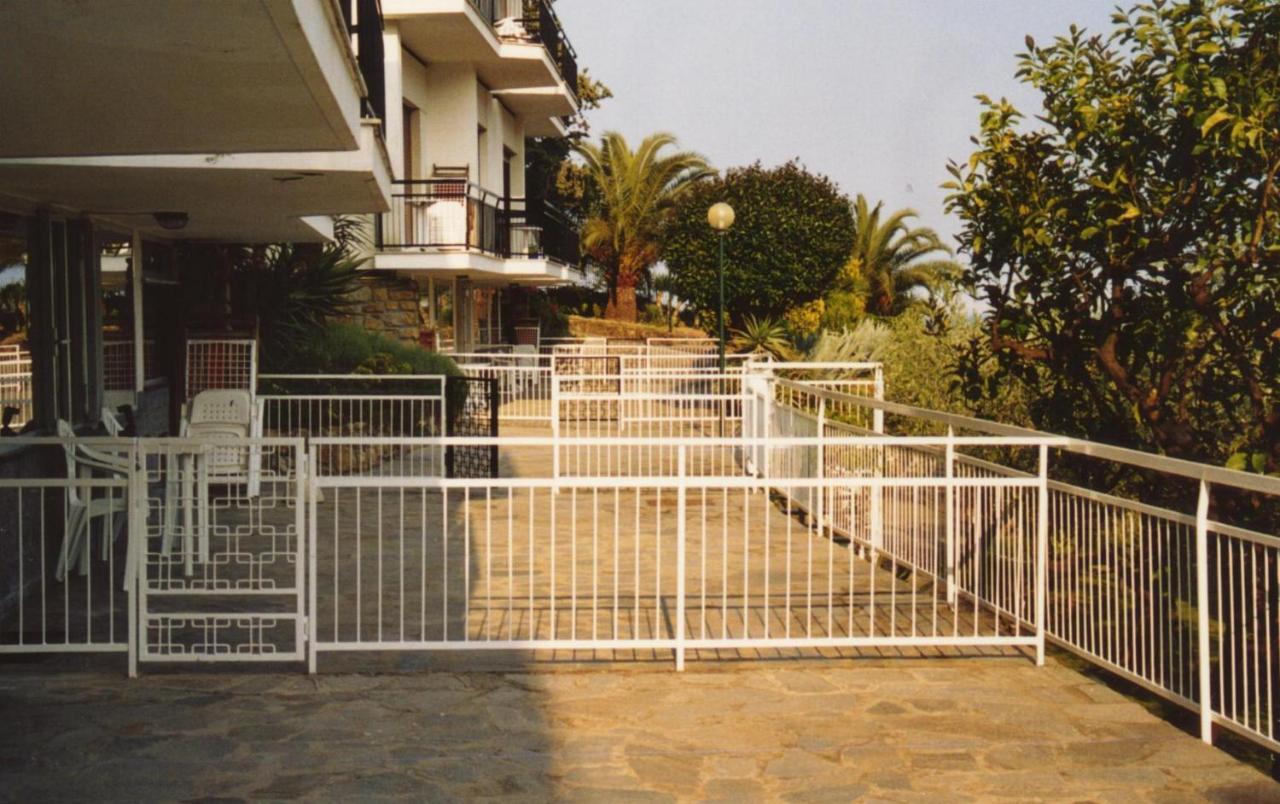 Residence La Carruba Diano Marina Eksteriør bilde